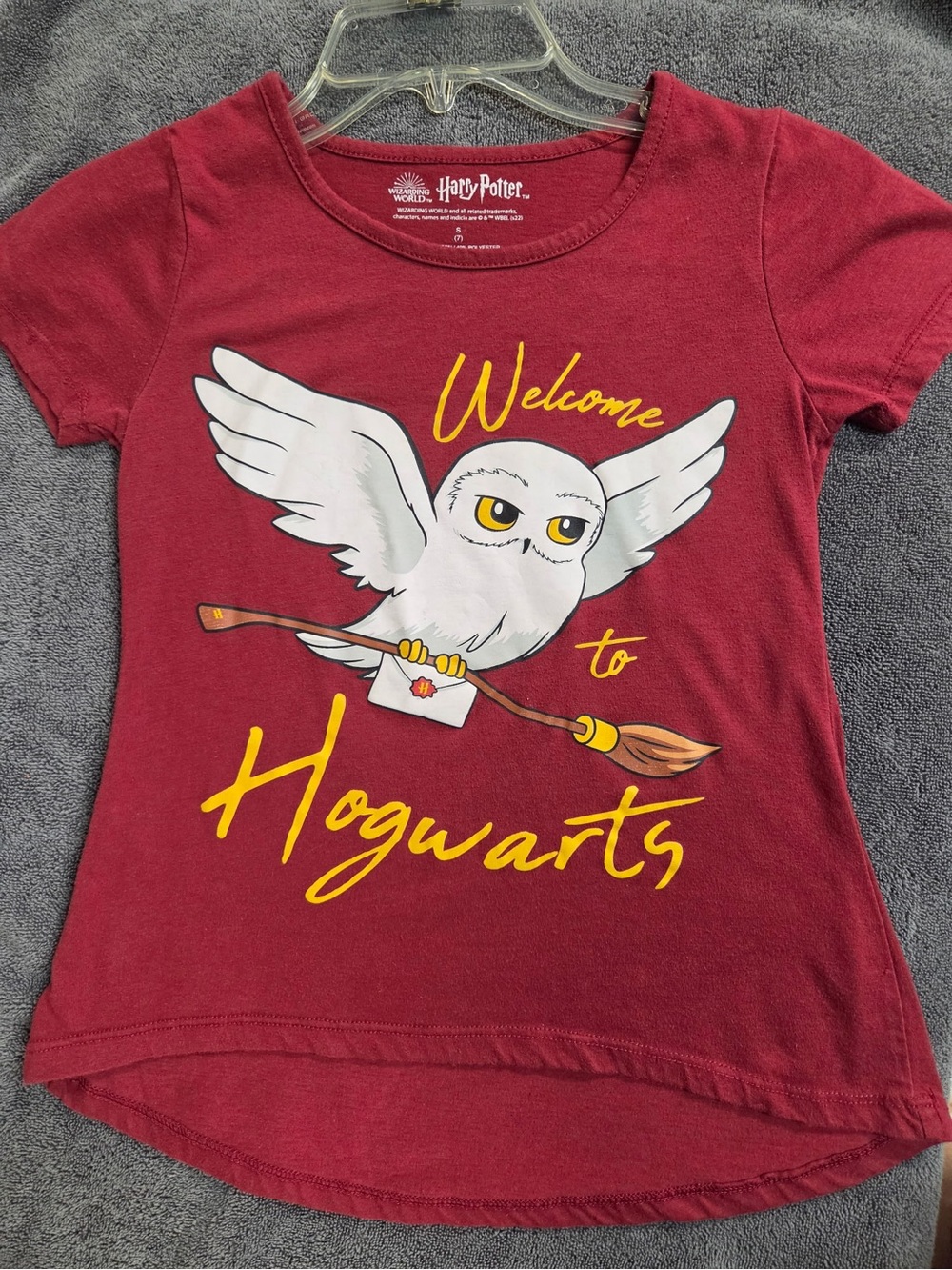 Harry Potter Girls Size 7 Hedwig Welcome to Hogwarts Burgundy Graphic Tee